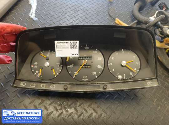 Щиток приборов на Mercedes-Benz E (W124)