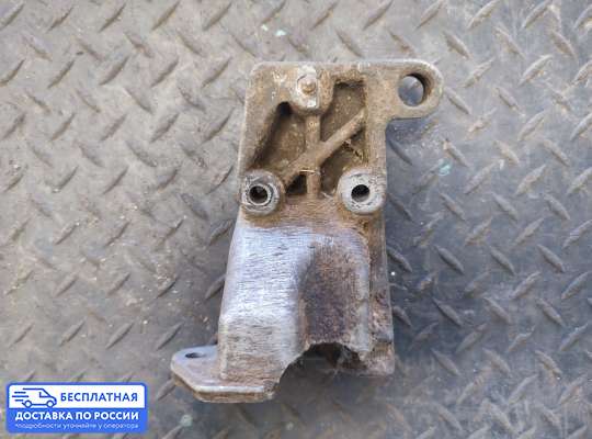 Кронштейн ДВС (лапа) на Volkswagen Jetta II (19E)
