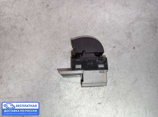 Кнопки стеклоподьемника на Audi A3 (8L)