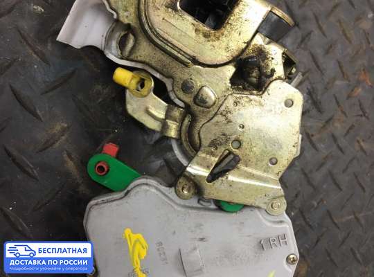 Замок боковой двери на Nissan Terrano II R20