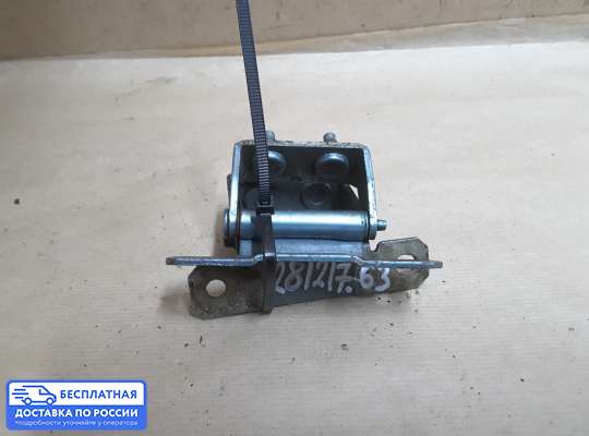Петля крышки багажника на Nissan Almera II N16