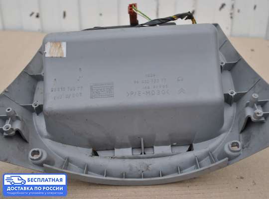 Консоль салона на Citroen Xsara Picasso