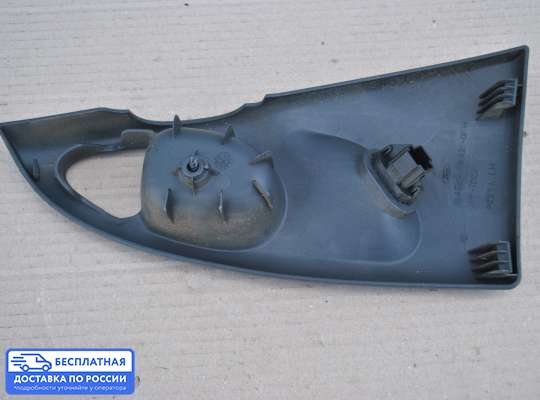 Кнопки стеклоподьемника на Ford Focus I