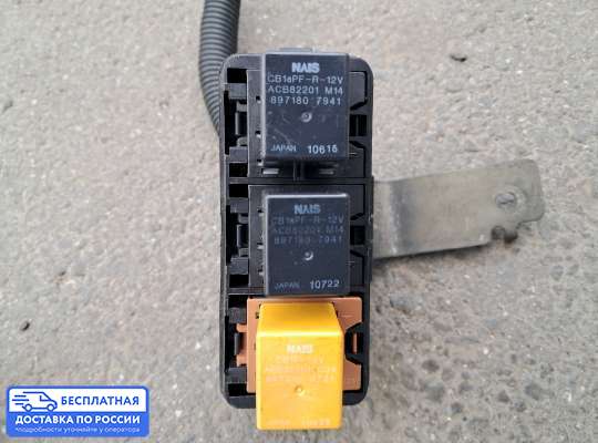 Блок предохранителей на Isuzu Rodeo II (UTS-145)