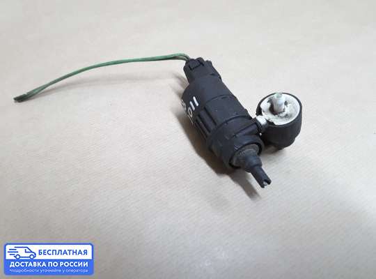 Моторчик (насос) омывателя на Volkswagen Golf IV (1J)
