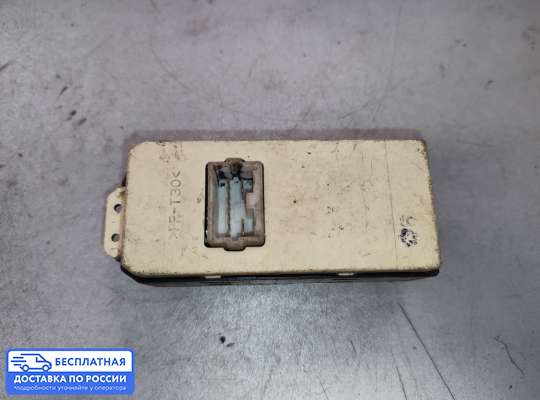 Кнопки стеклоподьемника на Opel Frontera B