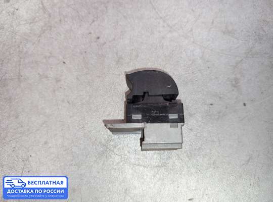 Кнопки стеклоподьемника на Audi A3 (8L)