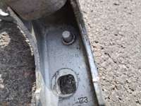 купить Петля двери на Ford Escape