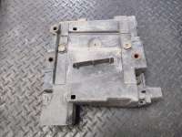 купить Кронштейн (площадка) аккумулятора (АКБ) на Renault Laguna II