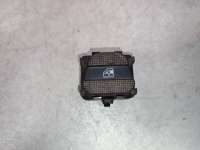 купить Кнопки стеклоподьемника на Volkswagen Golf III (1H)