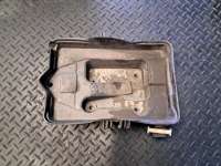 купить Кронштейн (площадка) аккумулятора (АКБ) на Ford Escape