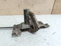 купить Кронштейн запасного колеса на Renault Master III