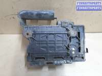 купить Кронштейн аккумулятора на Renault Laguna II