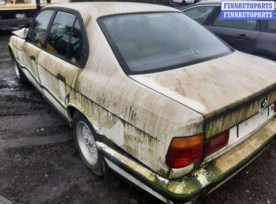 Корпус воздушного фильтра на BMW 5 (E34)