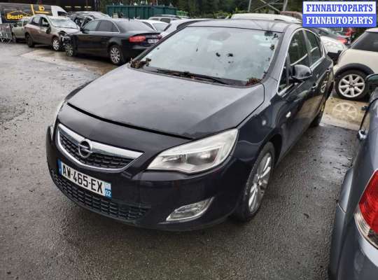 Петля двери на Opel Astra J