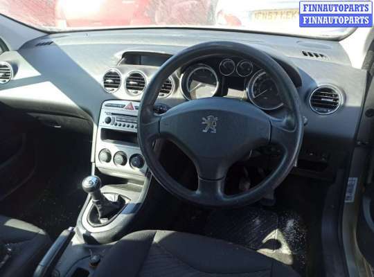 Петля крышки багажника на Peugeot 308 I