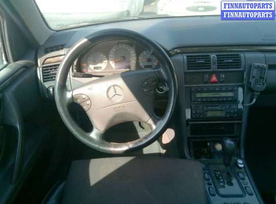 стекло форточки двери задней правой MB1095307 на Mercedes E - Class (W210) (1995 - 2003)