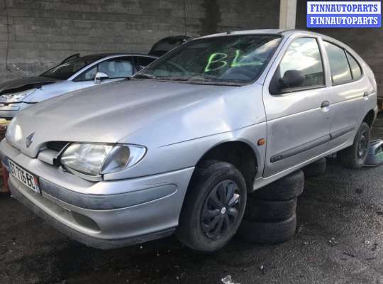 Панель передняя (телевизор) на Renault Megane I