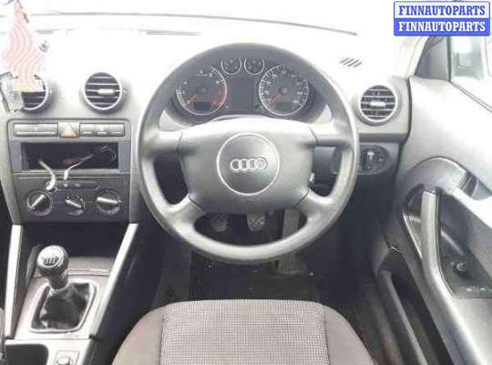 купить накладка декоративная (молдинг) крыла заднего правого на Audi A3 8P (2003 - 2013)