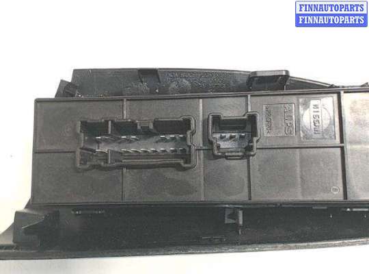 купить Блок кнопок стеклоподъемников на Nissan Juke (2010-2019)