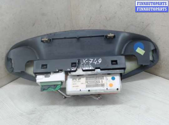 Дисплей бортового компьютера на Renault Laguna II 