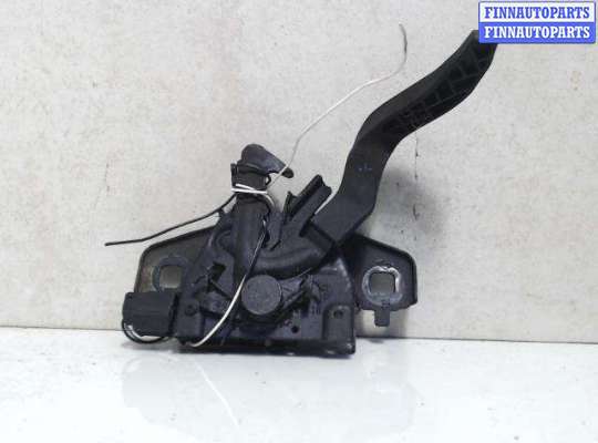 Замок капота