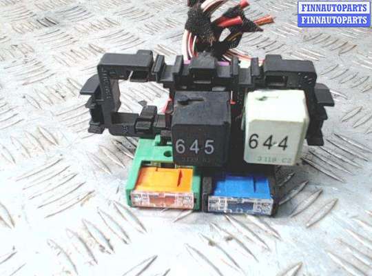 купить Блок предохранителей (реле) на Audi A4 (B8) (2008 - 2018)