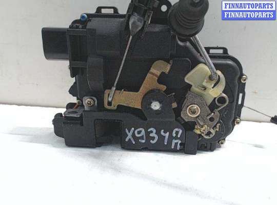 купить Замок боковой двери на Volkswagen Passat 5 (1996 - 2000)