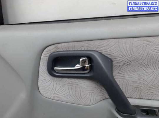 Ручка двери внутренняя на Nissan Primera (P11)