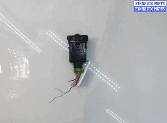 купить Кнопка люка на Honda CRV (2002 - 2006)