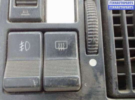 купить Кнопка обогрева стекла на Audi 100 (C3) (1983 - 1991)