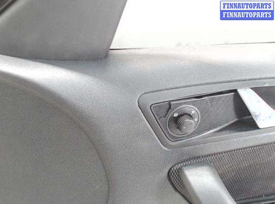 купить Обшивка боковой двери на Skoda Yeti (2009-2018)