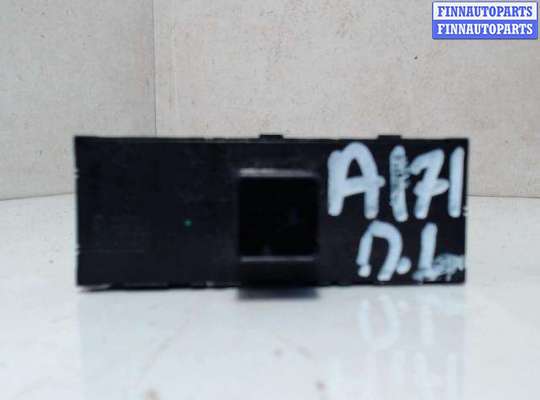 купить Кнопка стеклоподъемника на Volkswagen Passat 6 (2005 - 2010)