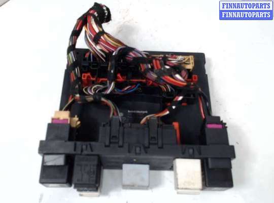 купить Блок предохранителей (реле) на Volkswagen Golf 5 (2004 - 2009)