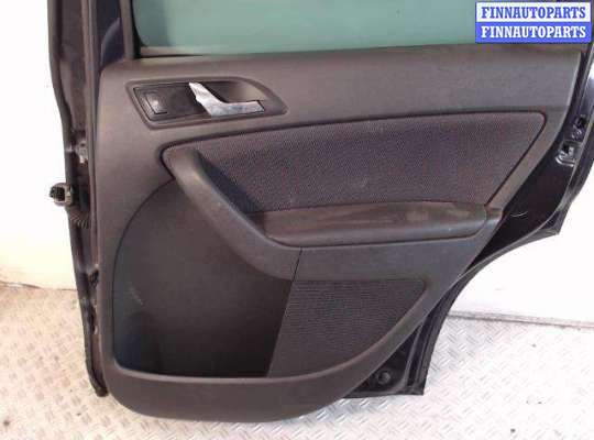 купить Обшивка боковой двери на Skoda Yeti (2009-2018)