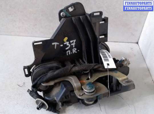 купить Замок боковой двери на Volkswagen Golf 4 (1997 - 2005)