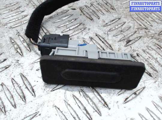 Ручка крышки багажника (задней двери)