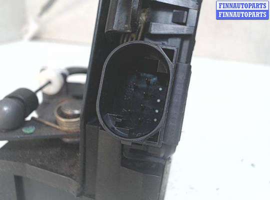 Замок боковой двери на BMW X5 (E53)