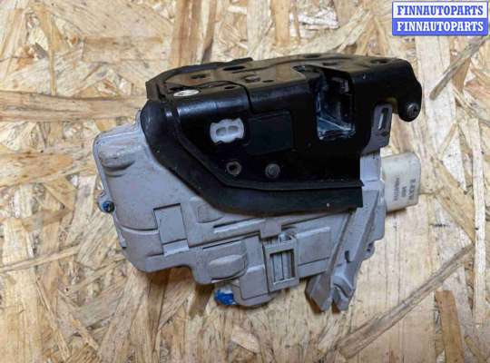 Замок боковой двери на Audi A6 (C6)