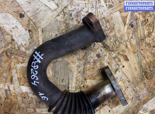Патрубок (трубка, шланг) на Volkswagen Caddy III (2K)