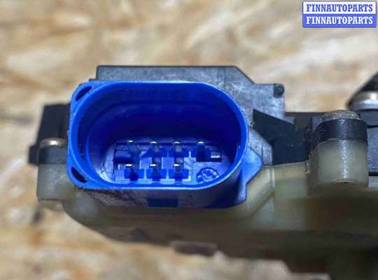 купить Замок двери задней правой на Audi A8 D3 (2002—2005)