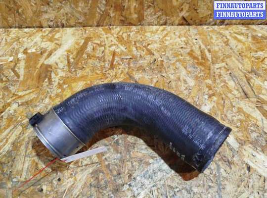 купить Патрубок интеркулера на Volvo XC60 2017-2024