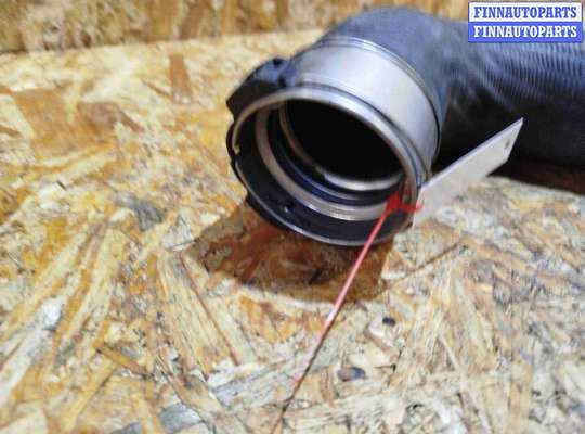 купить Патрубок интеркулера на Volvo XC60 2017-2024