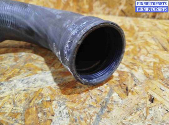 купить Патрубок интеркулера на Volvo XC60 2017-2024