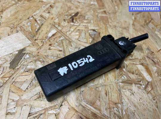 Антенна AU1142494 на Audi A8 D3 рестайлинг (2005—2007)