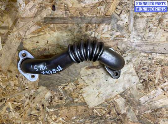 Патрубок (трубка, шланг) на Volkswagen Passat B7 (36)