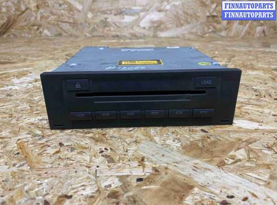 Купить CD-чейнджер на SKODA Octavia II (2004—2009) CD-чейнджер SKD8036 на SKODA Octavia II (2004—2009)