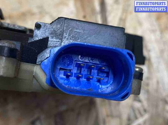 купить Замок двери задней левой на Audi A8 D3 (2002—2005)