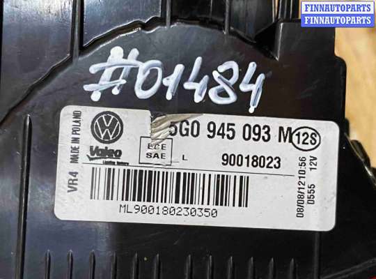 Фонарь крышки багажника на Volkswagen Golf VII (5G)