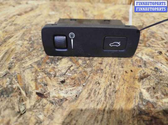 купить Кнопка открытия багажника на Volvo V60 (2018-2024)